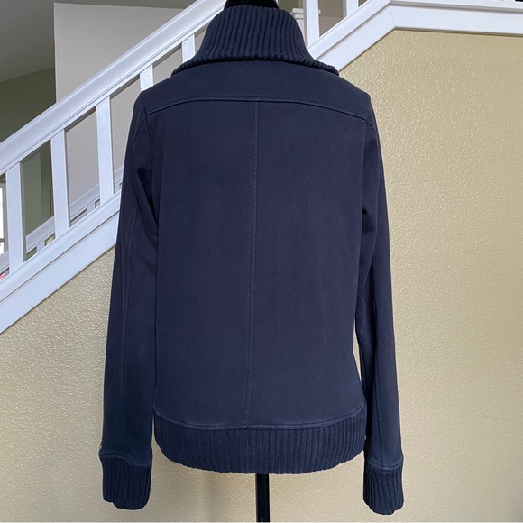 Roots Jacket - Picture 7 of 12